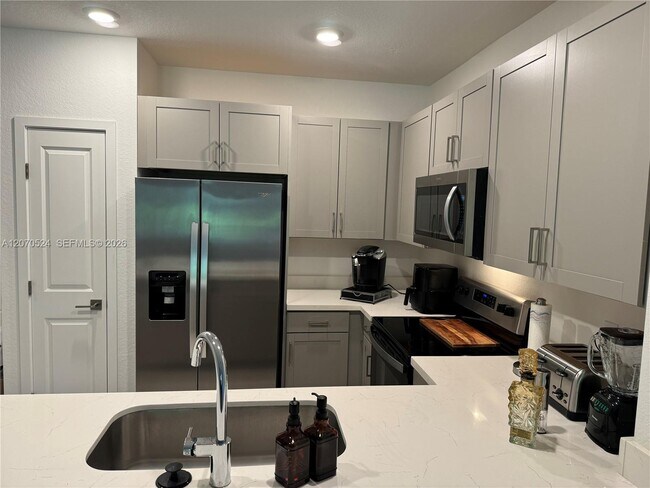 Foto del edificio - 142 SE 5th Ct