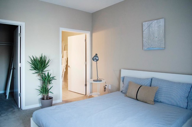 2 habitaciones, habitación principal - Waters Edge Apartments of Harbortown