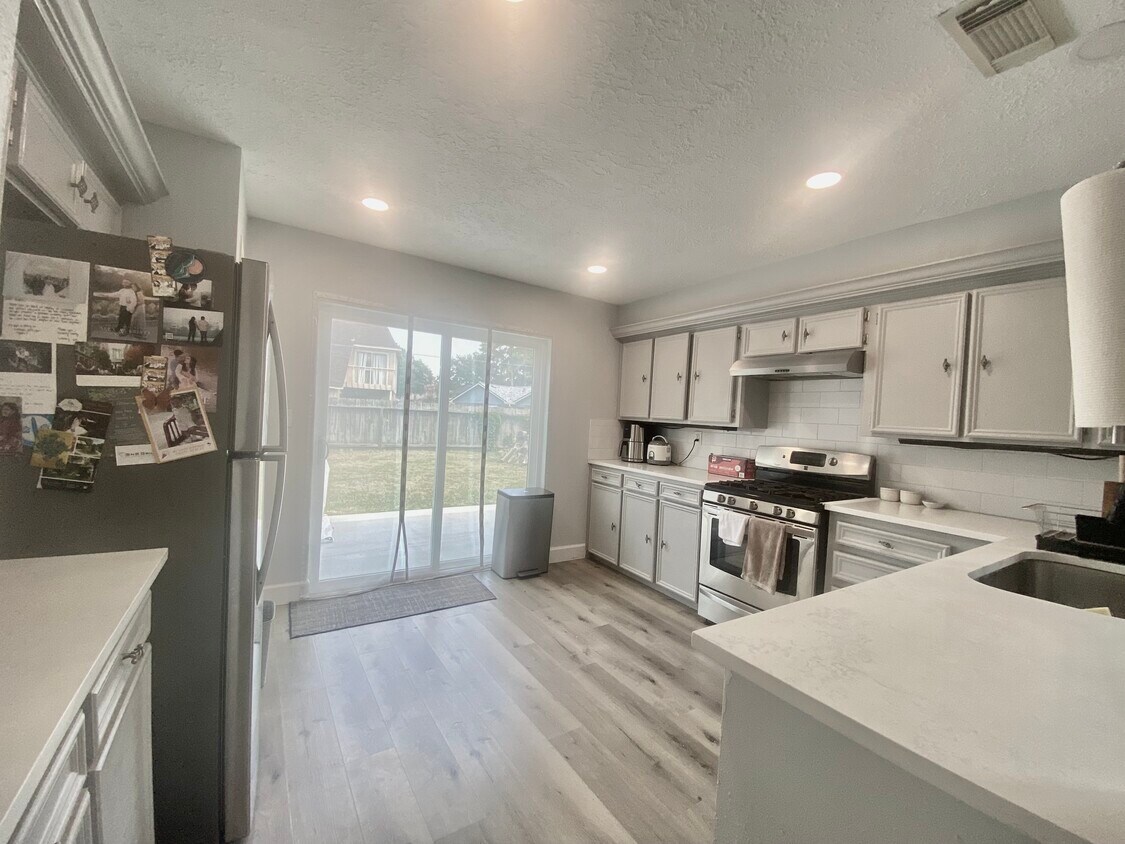 Foto principal - 11606 Henley Dr