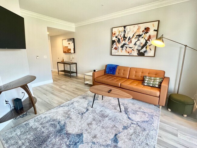 Foto del edificio - Gorgeous Remodeled 1 Br 1 Ba Furnished Luxury Condo w/all Utilities Included in Rent