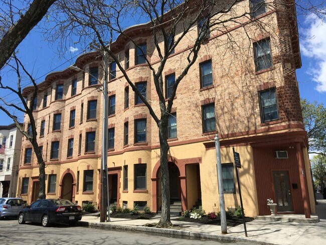 Foto del edificio - 106 Willow St