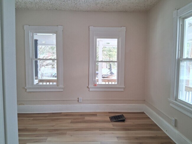 Foto del edificio - 58 Division St