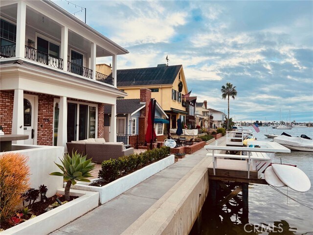 Primary Photo - 118 Grand Canal