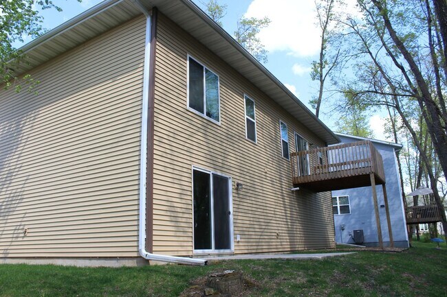 Foto del edificio - Beautiful 4 bed/3 bath house