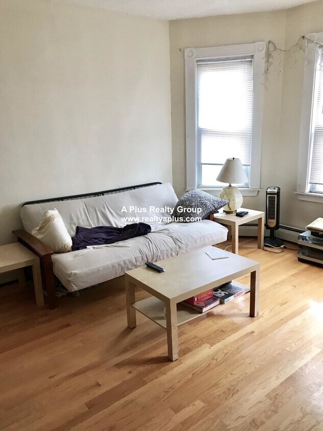 Foto principal - 5 Buckley Ave