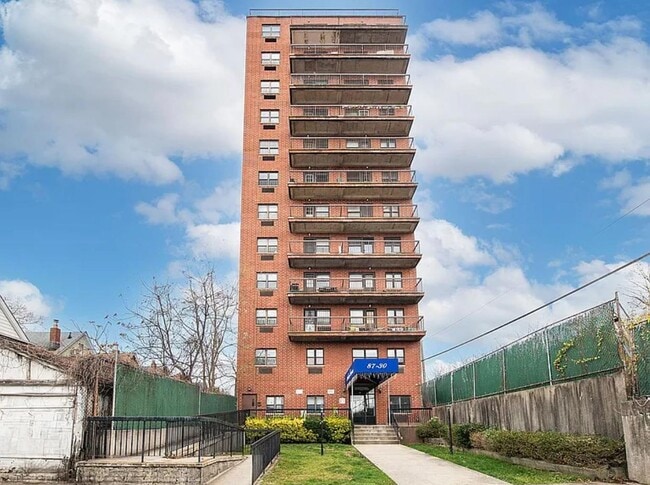 Foto del edificio - 8730 62nd Ave - APT 4E