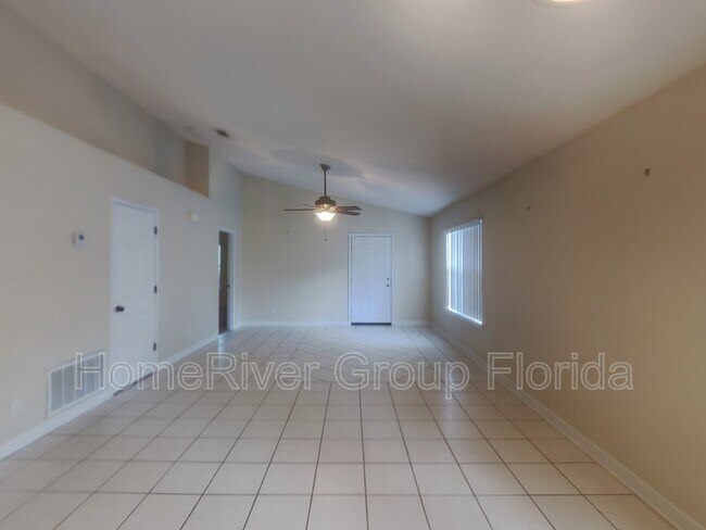 Building Photo - 7077 Weatherwood Dr
