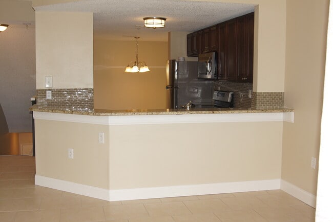 Building Photo - 5500 Bentgrass Dr