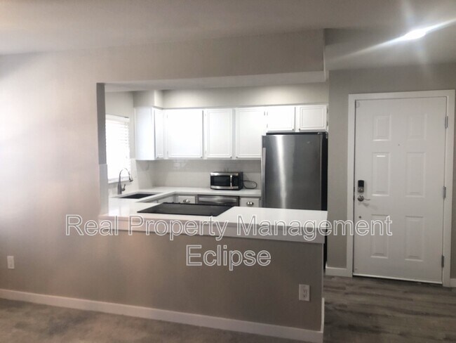 Foto del edificio - 2730 118th Ave SE 11-202