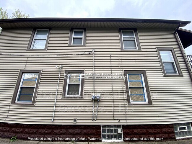Foto del edificio - 8910 Easton Ave