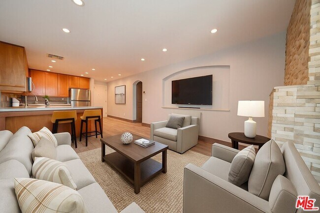 Foto del edificio - 740 Kings Rd