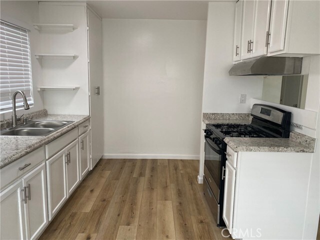 Building Photo - 324 Avenida Cabrillo