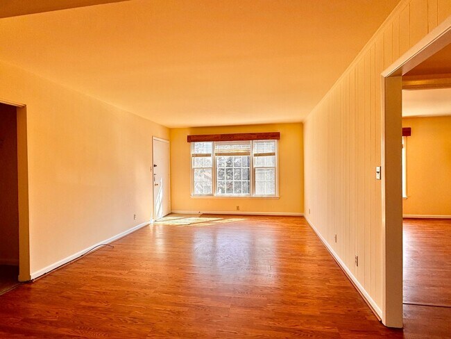 Foto del edificio - 2527 Hydraulic Rd