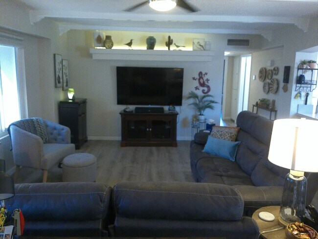 Foto del edificio - Beautiful updated condo in Los Lagos Upstairs unit. Available March 15 to Dec 31st 2026