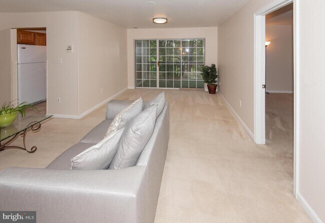 Building Photo - 315 Clear Drop Way