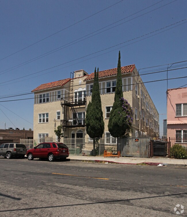 2877 San Marino St Los Angeles, CA 90006 Rentals Los