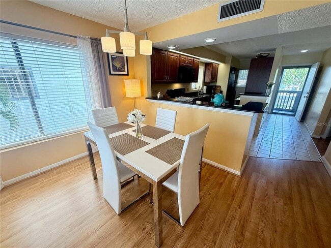 Building Photo - 819 Bahia Del Sol Dr