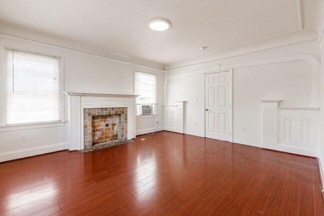 Foto del edificio - 1154 W 27th St