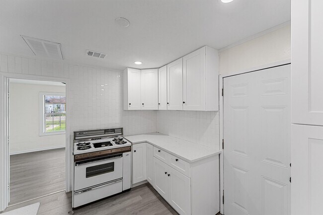 Building Photo - 4715 Engleford St