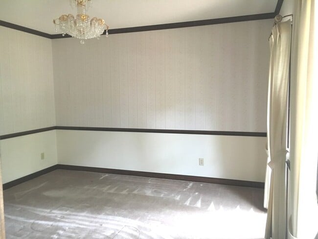 Building Photo - Hoggard school district, 6 Bedrooms, 2 Car...