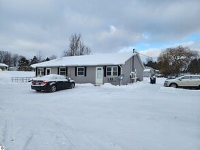 Building Photo - 107 North St