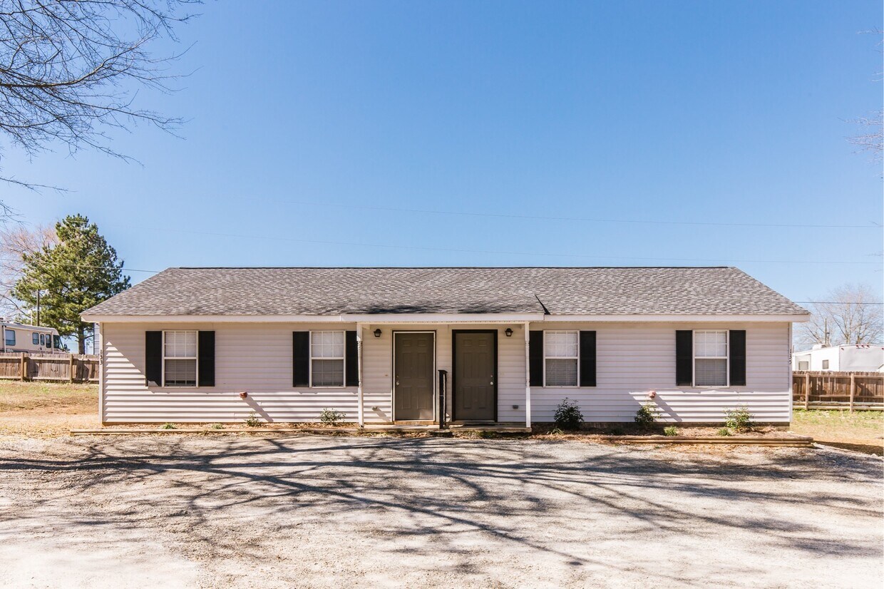 Primary Photo - 137 Faulkner Dr
