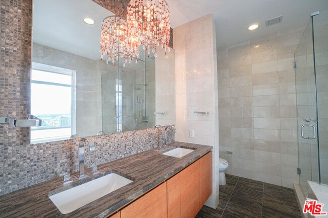 Building Photo - 900 W Olympic Blvd