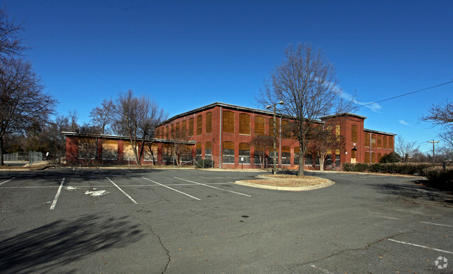 Foto del edificio - The Lofts at Noda Mills