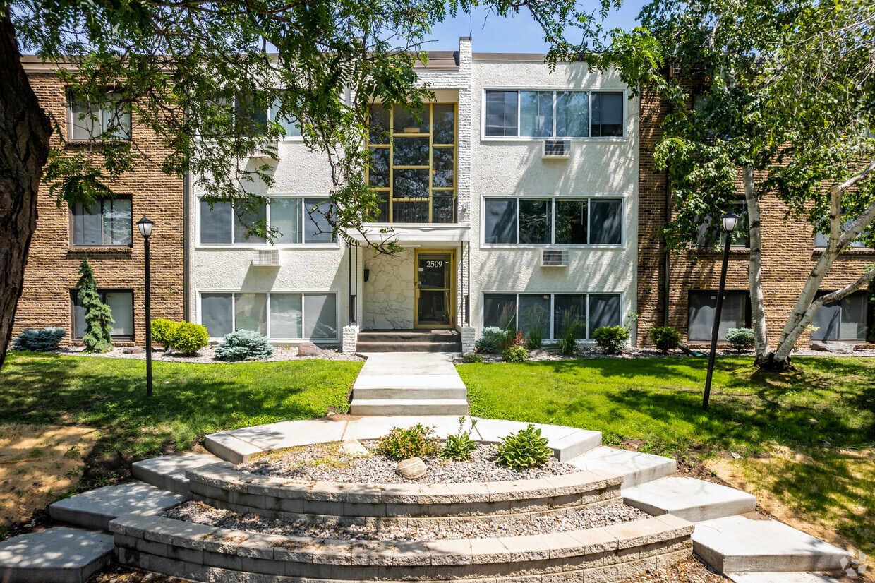 Primary Photo - 2509 Dupont Ave S