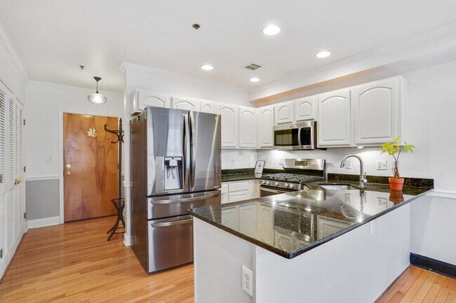 Kitchen - 501 9th St