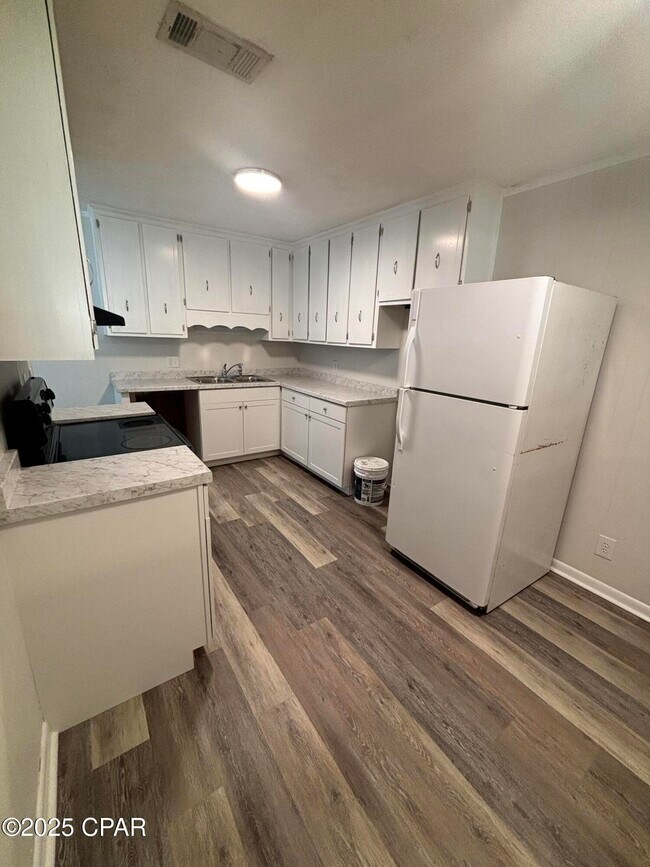 Foto del edificio - 3903 W 22nd St