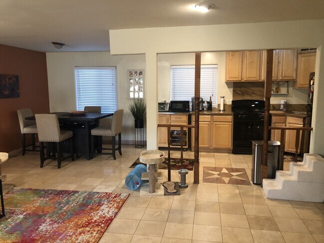 Foto del edificio - 7240 Shirley Ave