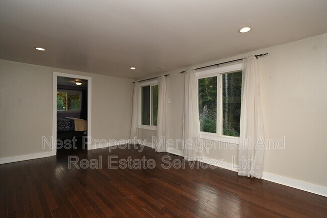 Building Photo - 5395 Erickson St
