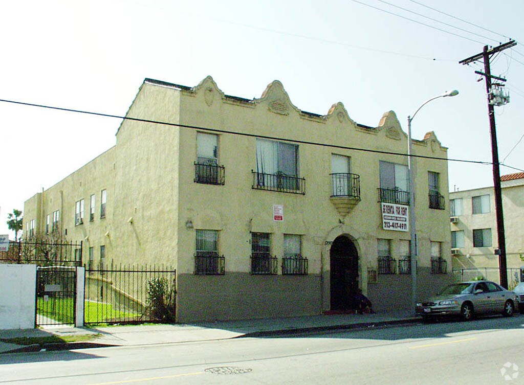 Foto principal - 4234 Montclair St