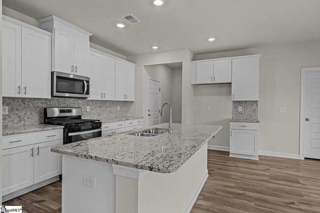 Foto del edificio - 403 Redear Rd