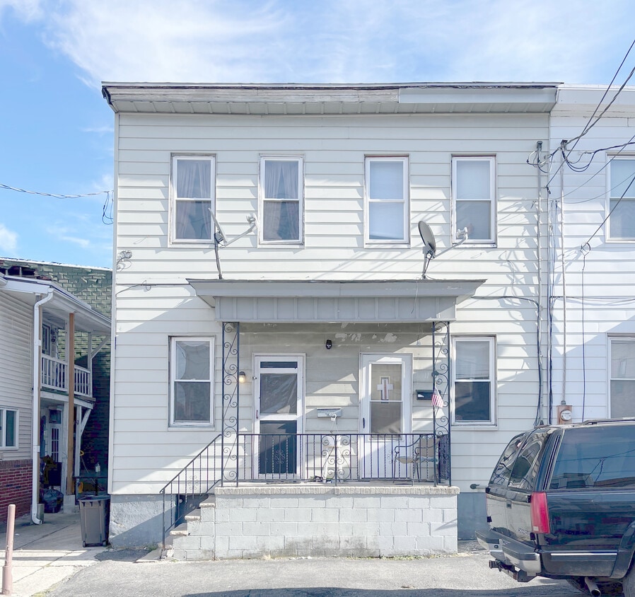 9 S Catherine St, Shenandoah, PA 17976 Apartments in Shenandoah, PA