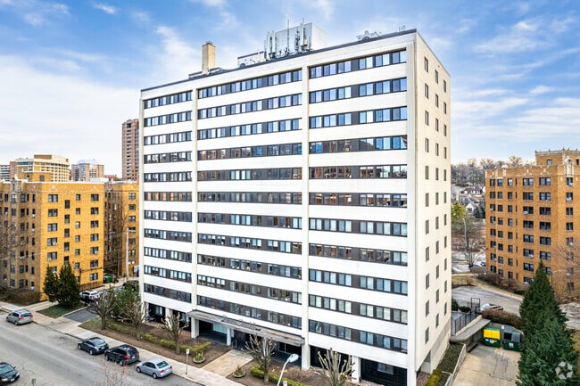 Winston Churchill Condominiums