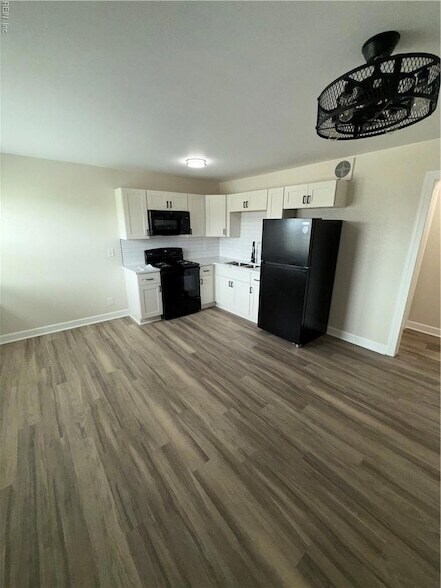 Foto del edificio - 9654 Selby Pl
