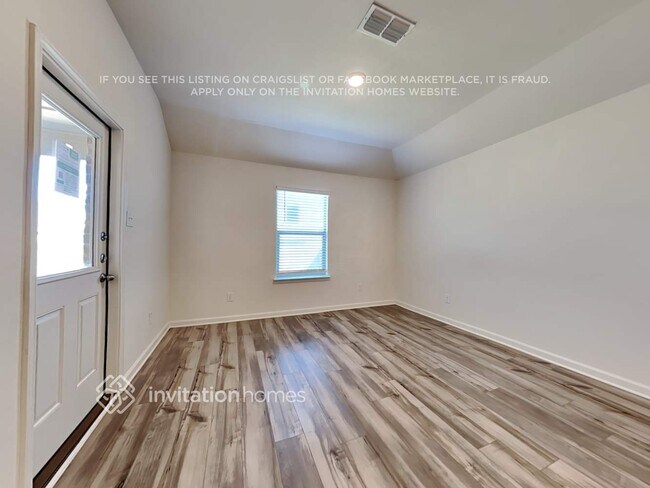 Foto del edificio - 135 Magnolia Dr