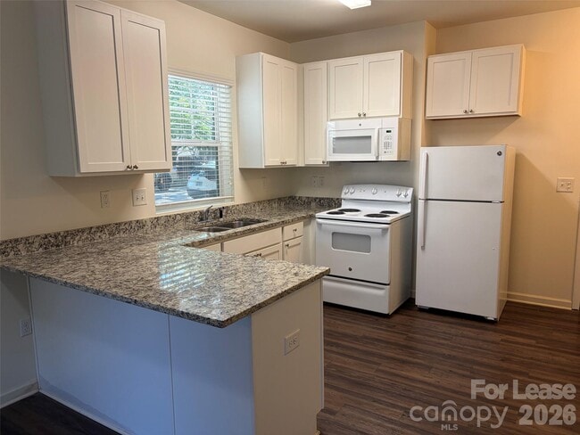 Building Photo - 17905 Delmas Dr