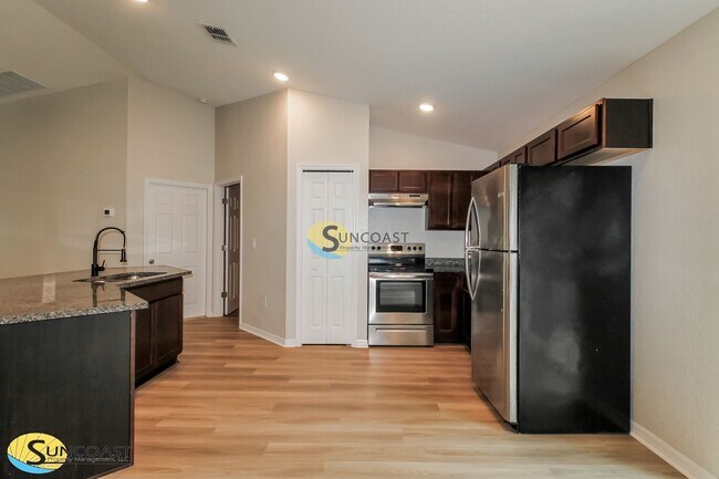 Building Photo - 2626 W Castania Dr