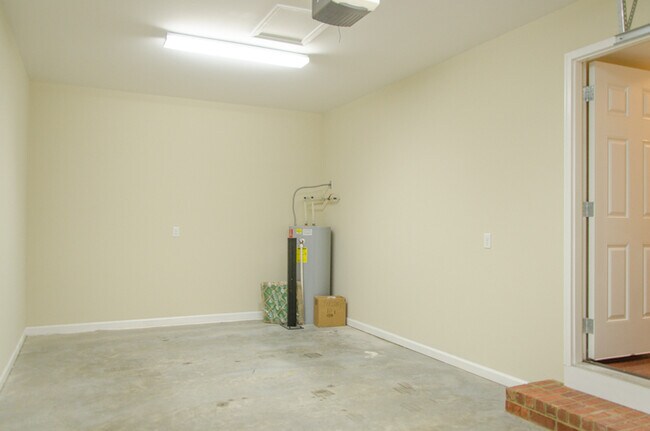 Building Photo - 324 Stone Creek Dr