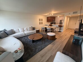 Building Photo - 1925 Brickell Ave