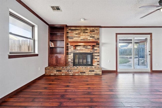 Building Photo - 805 Arlington Dr