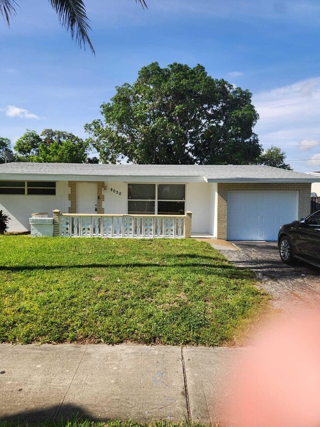 Building Photo - 8030 Sunset Strip