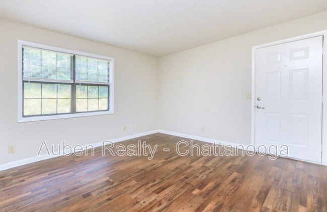 Building Photo - 112 S Ridge Dr