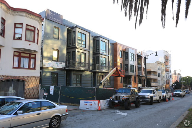 Building Photo - Thirty Five Dolore