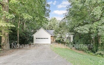 Building Photo - 61 Mulberry Pl