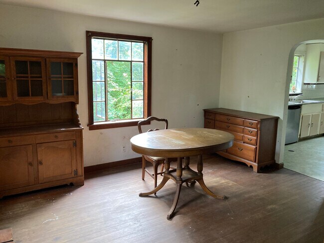 Building Photo - 452 Montauk Hwy
