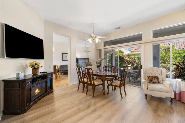 Foto del edificio - 37468 Westridge Ave